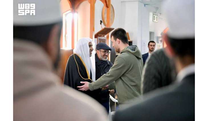 الأمين العام لرابطة العالم الإسلامي يزور مسجد 