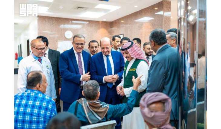 Yemeni Prime Minister Visits Prince Mohammed bin Salman Hospital in Aden