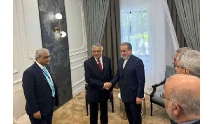 وزير الخارجية اسحاق دار يجتمع مع نظيره الايراني عراقجي