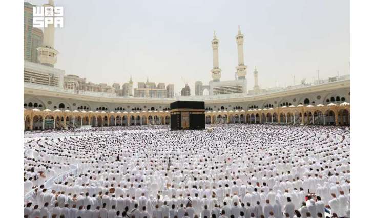 Grand Mosque Imam Urges Steadfastness in Faith During Friday Sermon