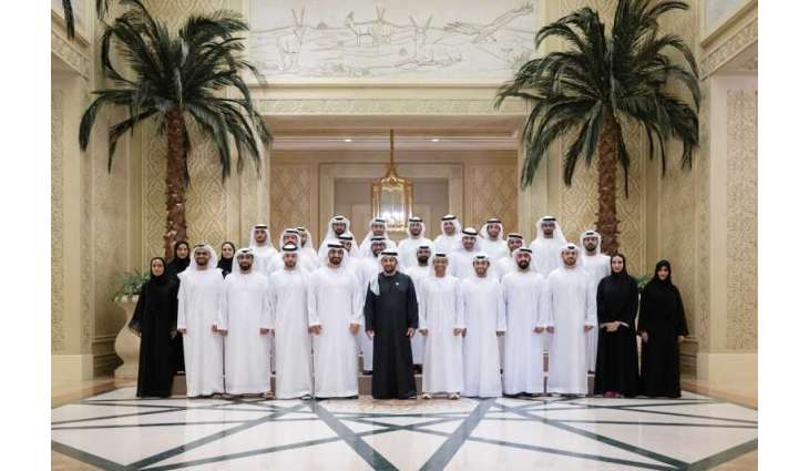 حمدان بن زايد يستقبل وفداً من مجلس الأمن السيبراني ويشيد بوصول مواقع مراكز البيانات الرديفة للسحابة الوطنية إلى منطقة الظفرة
