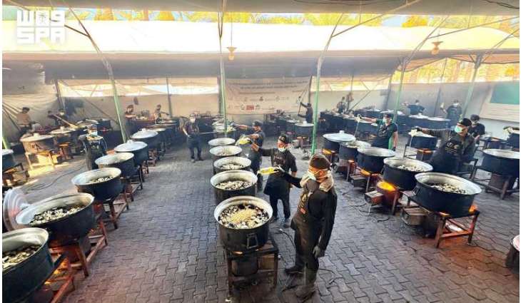 KSrelief Central Kitchen Distributes 25,000 Hot Meals in Gaza Strip