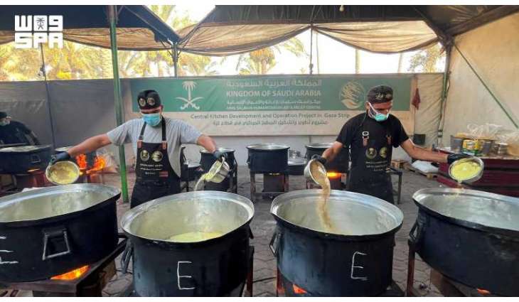 KSrelief Distributes 25,000 Hot Meals in Gaza Strip