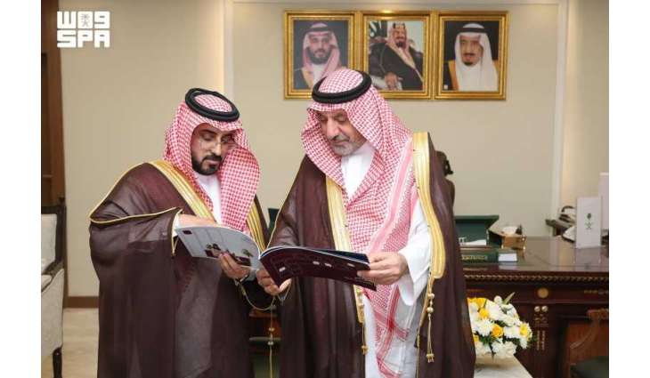 أمير نجران يطلع على مراحل مبادرة 