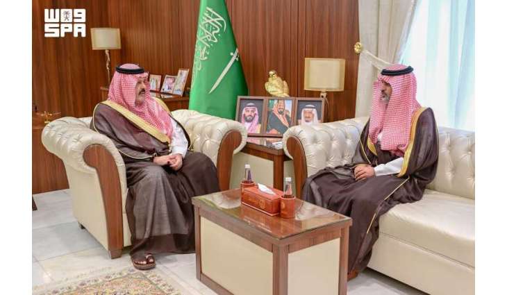 أمير حائل يستقبل مدير عام فرع وزارة الصحة بالمنطقة
