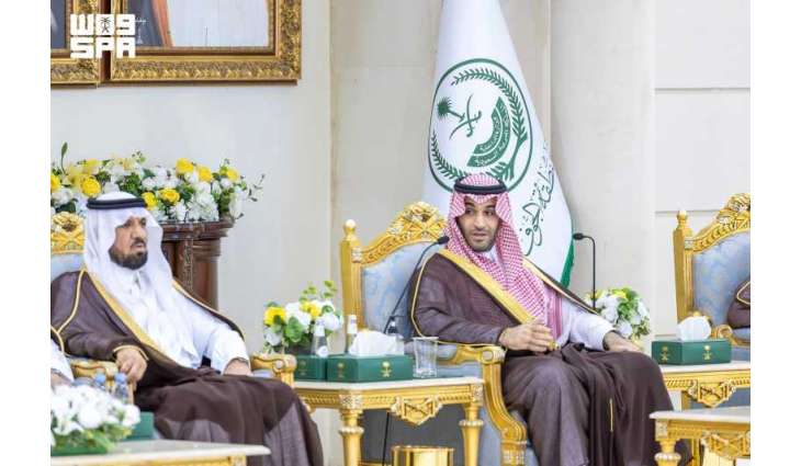 نائب أمير منطقة الجوف يطّلع على أعمال فرع وزارة الموارد البشرية والتنمية الاجتماعية خلال الجلسة الأسبوعية للمواطنين