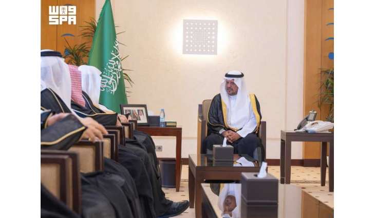 نائب أمير القصيم يستقبل رئيس وأعضاء اللجنة الدائمة لمتابعة المشاريع الحكومية بالمنطقة